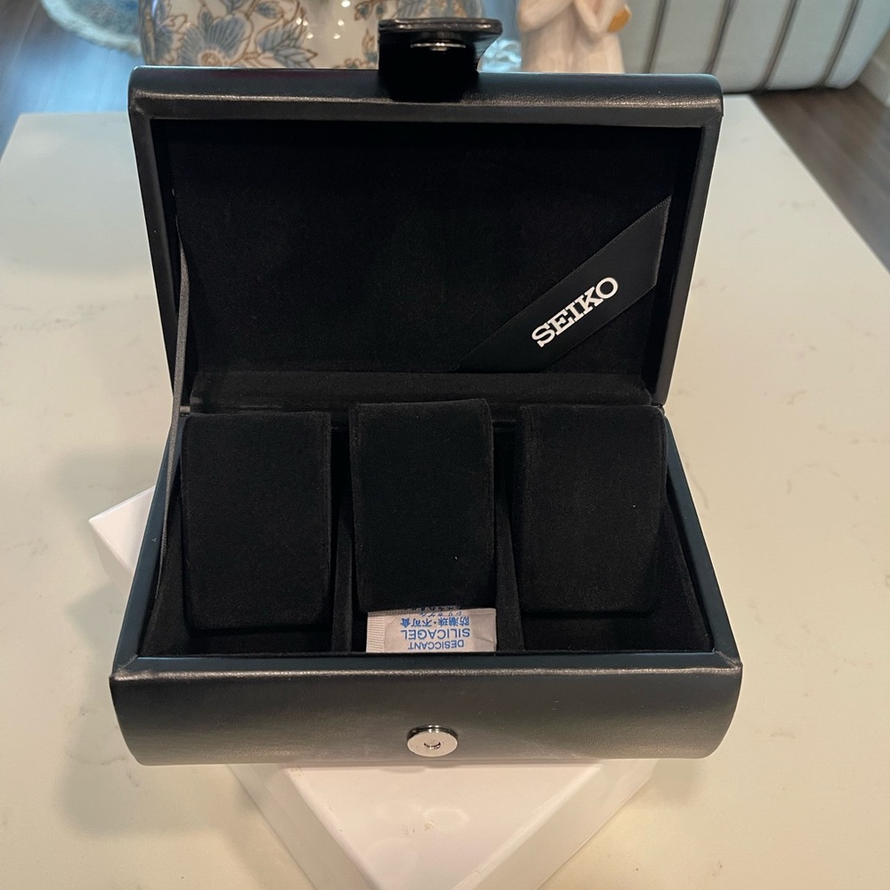 Seiko Black Watch Organizer with Velvet Lining
